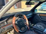 Mercedes-Benz E 200 1994 года за 1 550 000 тг. в Сатпаев – фото 4