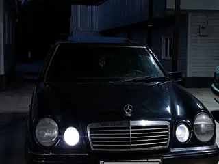 Mercedes-Benz E 320