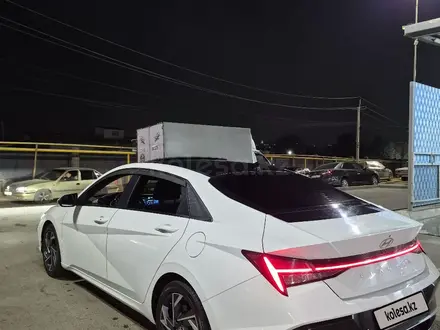 Hyundai Elantra 2024 года за 7 950 000 тг. в Алматы – фото 3