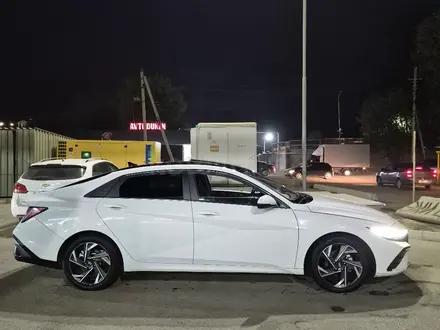 Hyundai Elantra 2024 года за 7 950 000 тг. в Алматы – фото 5