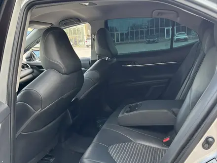 Toyota Camry 2018 года за 8 500 000 тг. в Актау – фото 11
