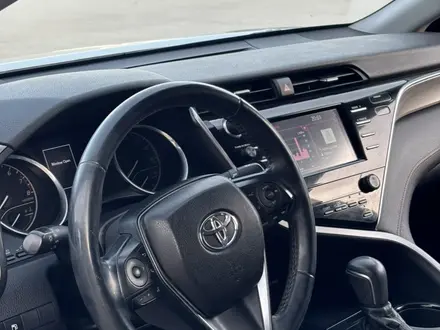 Toyota Camry 2018 года за 8 500 000 тг. в Актау – фото 7