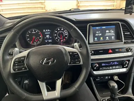 Hyundai Sonata 2018 года за 6 500 000 тг. в Уральск – фото 6