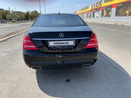 Mercedes-Benz S 350 2011 года за 11 000 000 тг. в Атырау – фото 3