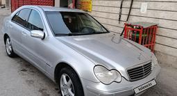 Mercedes-Benz C 200 2001 года за 2 500 000 тг. в Тараз – фото 2