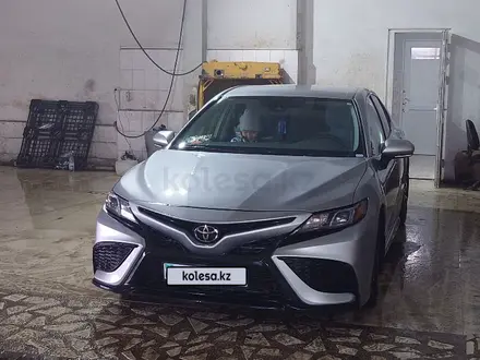 Toyota Camry 2021 года за 12 000 000 тг. в Костанай – фото 11