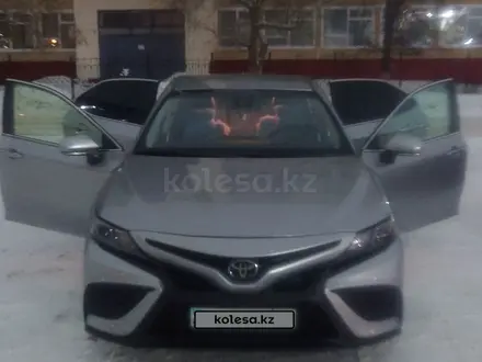 Toyota Camry 2021 года за 12 000 000 тг. в Костанай – фото 17