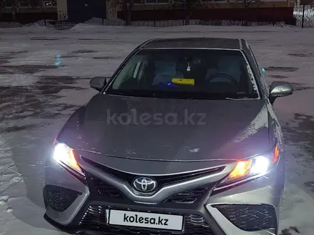 Toyota Camry 2021 года за 12 000 000 тг. в Костанай – фото 18