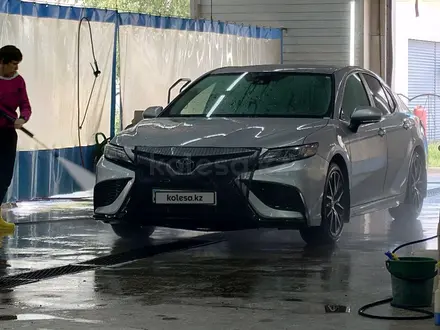 Toyota Camry 2021 года за 12 000 000 тг. в Костанай – фото 6