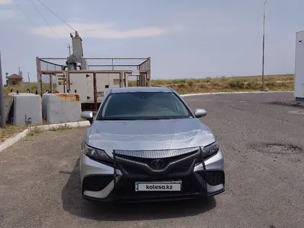 Toyota Camry 2021 года за 12 000 000 тг. в Костанай – фото 9