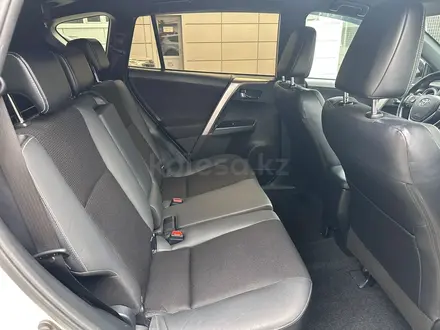 Toyota RAV4 Prestige 2017 года за 10 990 000 тг. в Алматы – фото 15