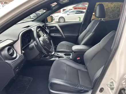Toyota RAV4 Prestige 2017 года за 10 990 000 тг. в Алматы – фото 10