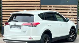 Toyota RAV4 Prestige 2017 года за 10 990 000 тг. в Алматы – фото 2