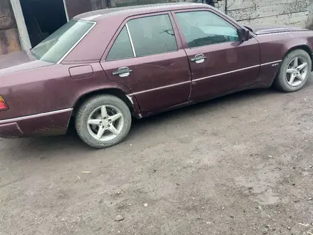 Mercedes-Benz E 230 1991 года за 1 500 000 тг. в Караганда – фото 5