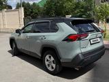 Toyota RAV4 2020 года за 14 500 000 тг. в Астана – фото 2