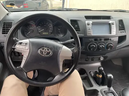 Toyota Hilux 2014 года за 11 500 000 тг. в Жанаозен – фото 9
