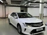 Toyota Camry 2015 годаүшін10 800 000 тг. в Астана – фото 2