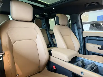 Land Rover Defender X-Dynamic SE 2026 года за 73 815 000 тг. в Астана – фото 21