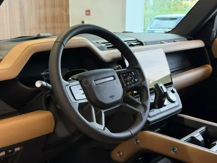 Land Rover Defender X-Dynamic SE 2026 года за 73 815 000 тг. в Астана – фото 5