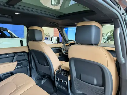 Land Rover Defender X-Dynamic SE 2026 года за 73 815 000 тг. в Астана – фото 8