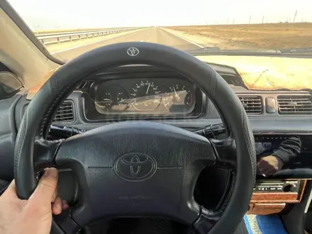 Toyota Camry 1998 года за 3 000 000 тг. в Жанаозен – фото 4
