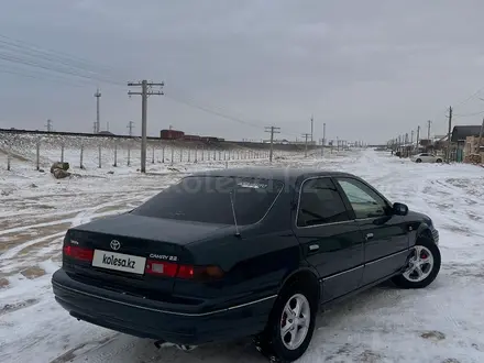 Toyota Camry 1998 года за 3 000 000 тг. в Жанаозен – фото 5