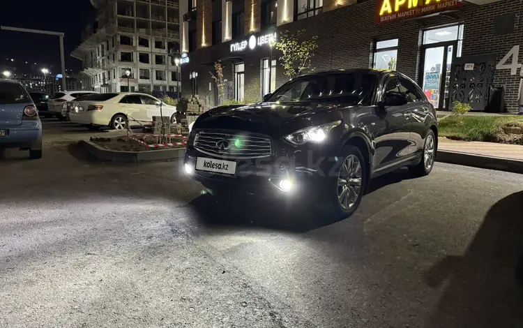 Infiniti FX35 2010 года за 10 000 000 тг. в Астана