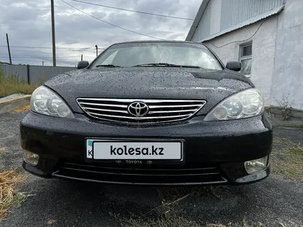 Toyota Camry 2005 года за 5 700 000 тг. в Актобе – фото 8