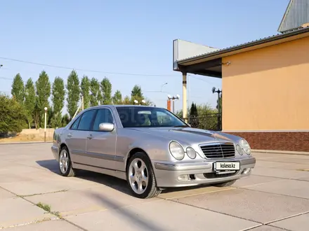 Mercedes-Benz E 320 2000 года за 8 500 000 тг. в Шымкент – фото 3