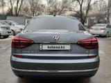 Volkswagen Passat 2017 года за 7 900 000 тг. в Алматы – фото 4