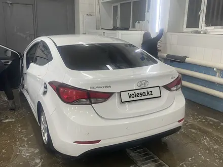 Hyundai Elantra 2014 года за 5 500 000 тг. в Актобе – фото 2