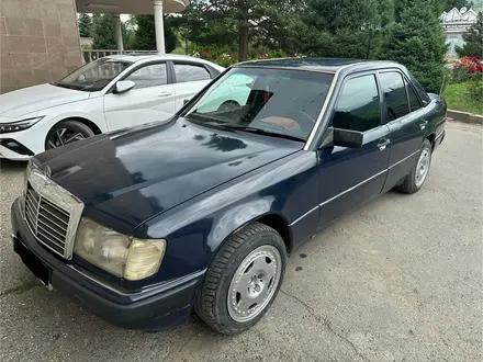 Mercedes-Benz E 200 1993 года за 1 150 000 тг. в Карабулак (Ескельдинский р-н) – фото 2