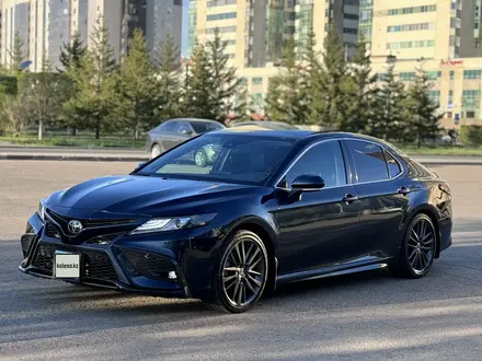 Toyota Camry 2021 года за 14 000 000 тг. в Астана – фото 3