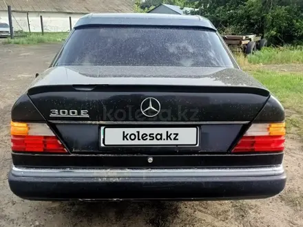 Mercedes-Benz E 300 1990 года за 1 300 000 тг. в Астана – фото 4