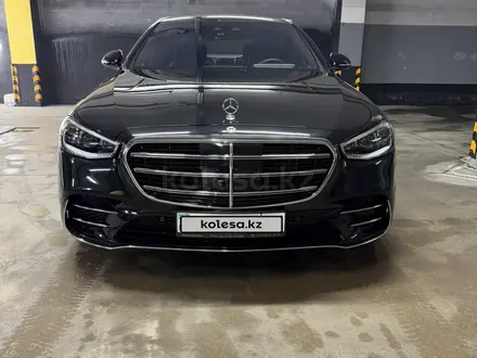 Mercedes-Benz S 450 2023 года за 92 000 000 тг. в Астана – фото 2
