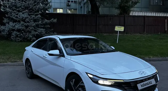 Hyundai Elantra, 2023