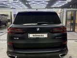 BMW X5 2022 года за 43 000 000 тг. в Алматы – фото 5