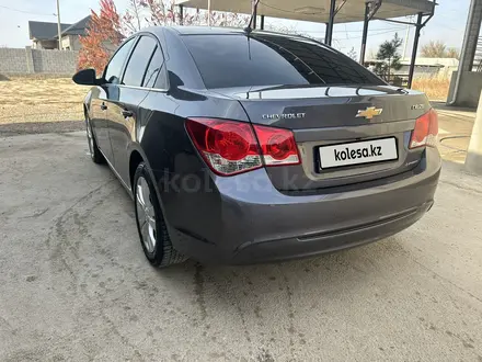 Chevrolet Cruze 2014 года за 5 000 000 тг. в Шымкент – фото 4