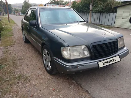 Mercedes-Benz E 220 1994 года за 1 450 000 тг. в Алматы – фото 4