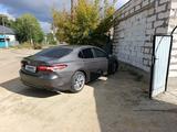 Toyota Camry 2018 года за 6 500 000 тг. в Актобе – фото 4
