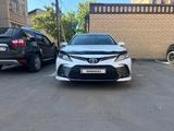 Toyota Camry 2021 года за 13 600 000 тг. в Петропавловск