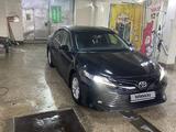 Toyota Camry 2020 года за 12 200 000 тг. в Павлодар – фото 2