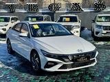 Hyundai Elantra 2023 года за 9 500 000 тг. в Тараз – фото 2