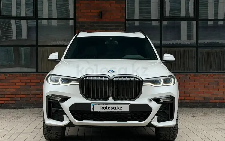 BMW X7 2021 года за 43 500 000 тг. в Астана
