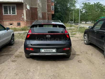 Hyundai Bayon 2023 года за 7 600 000 тг. в Караганда – фото 2