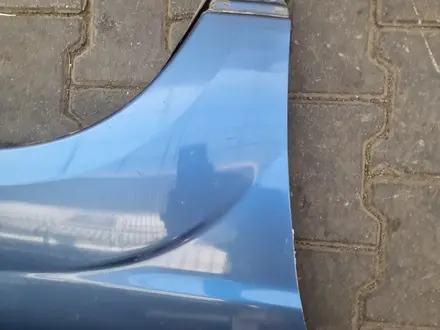 Крыло переднее Subaru Forester SG5 за 30 000 тг. в Алматы – фото 3