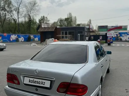 Mercedes-Benz E 240 1997 года за 3 000 000 тг. в Бауыржана Момышулы – фото 7