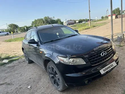 Infiniti FX35 2005 года за 2 700 000 тг. в Уральск – фото 2