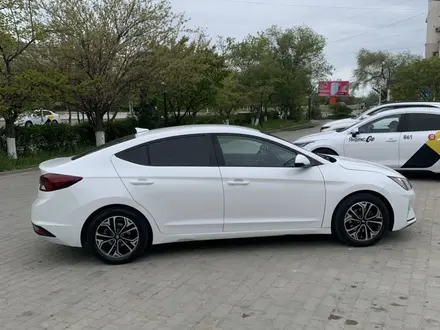 Hyundai Elantra 2019 года за 7 800 000 тг. в Актау – фото 3