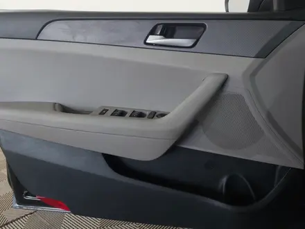 Hyundai Sonata 2018 года за 5 730 000 тг. в Шымкент – фото 25